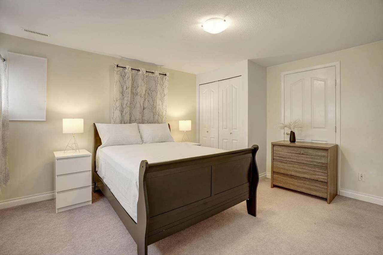 Beautiful 3-Bedroom Suite On 1 Acre Maple Ridge Exterior photo