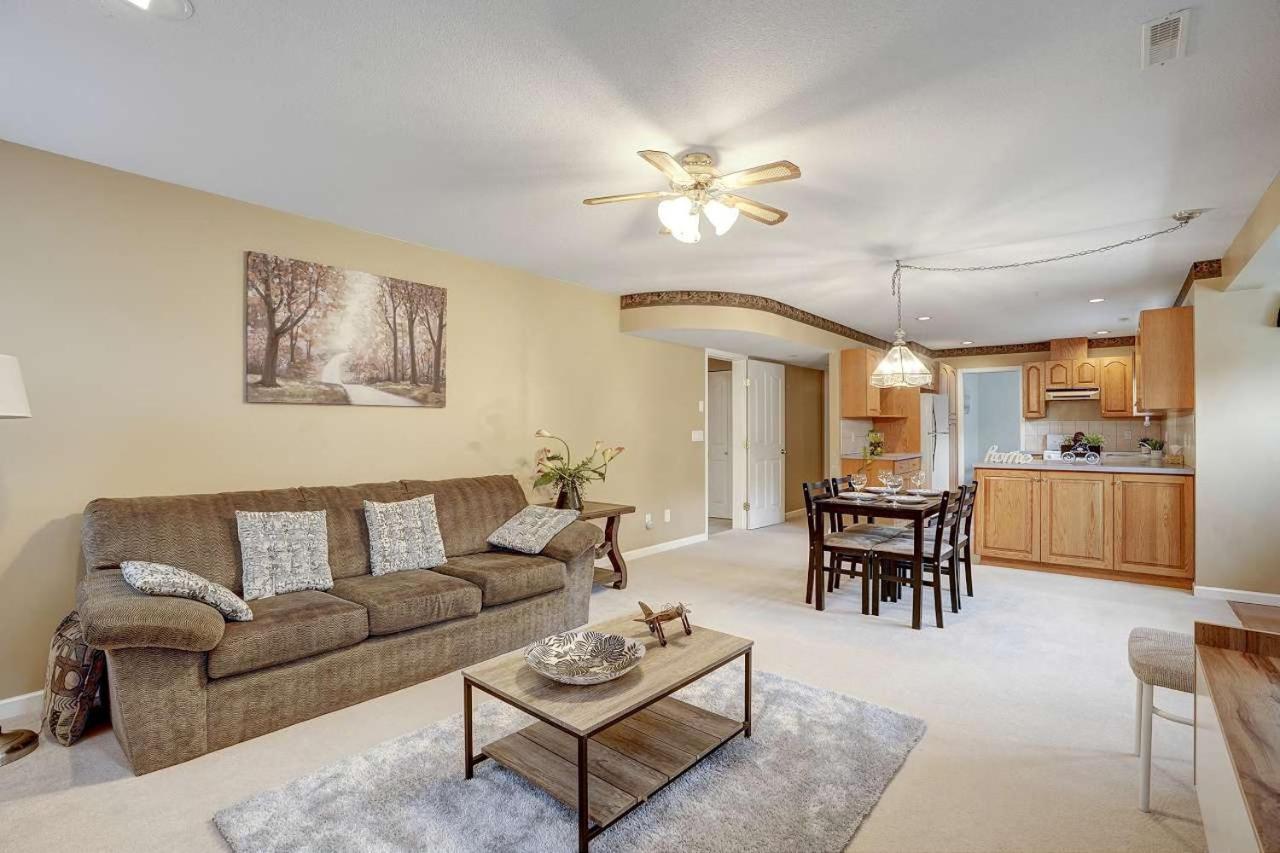 Beautiful 3-Bedroom Suite On 1 Acre Maple Ridge Exterior photo